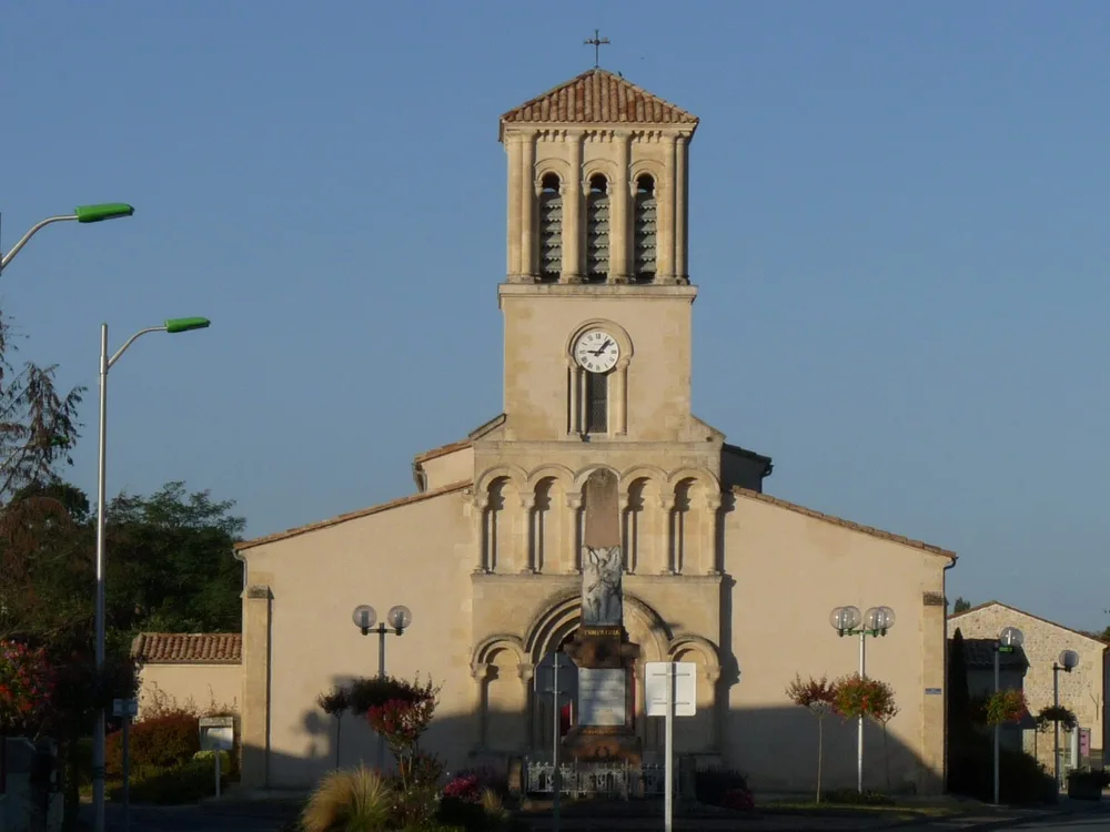View of Grayan-Et-LʼHôpital