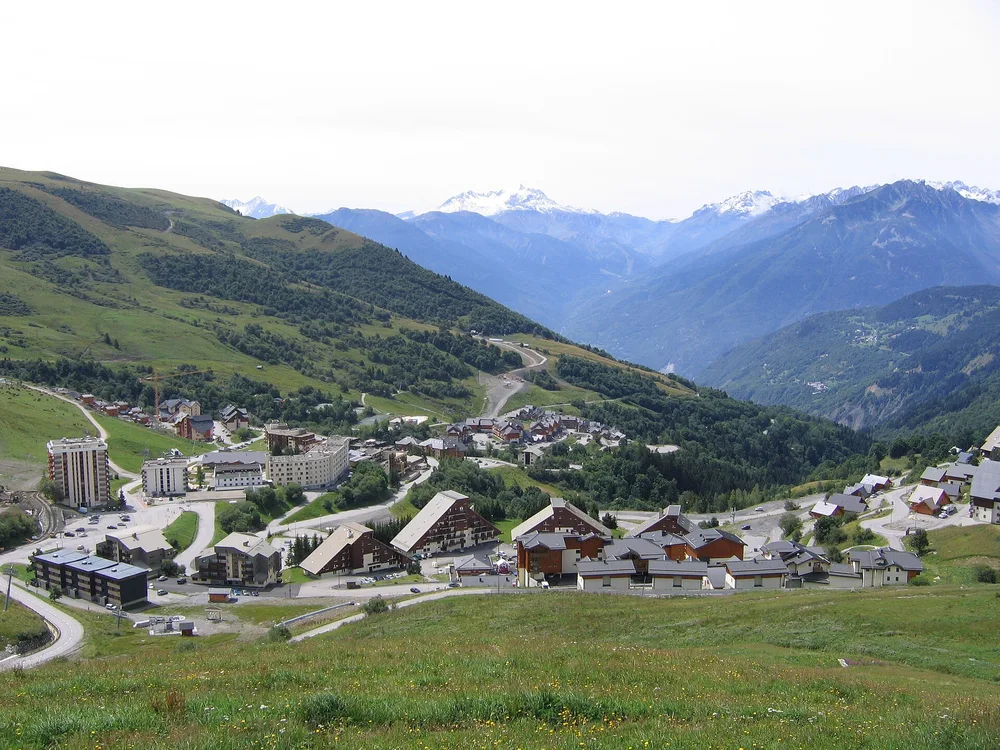 View of Saint-François-Longchamp